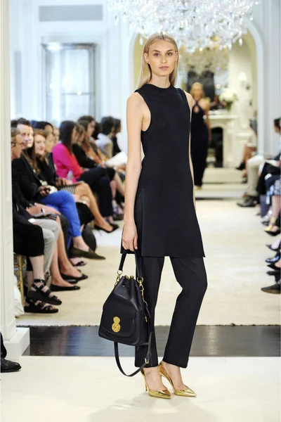 Look 15